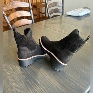 Mia women’s Kara Chelsea Boot